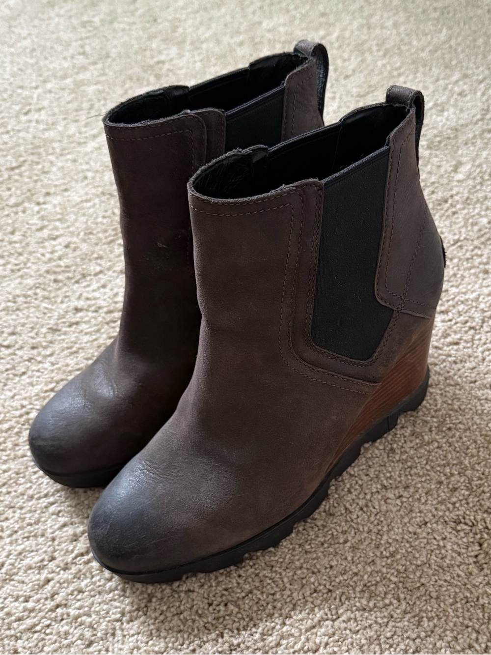 Sorel Chelsea ankle booties. Waterproof leather